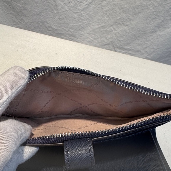 Michael Kors Blue and White Floral Wristlet - Picture 6 of 15